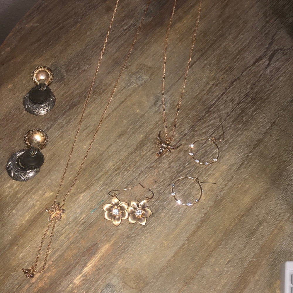Lot of gold jewelry earrings and necklaces bundle